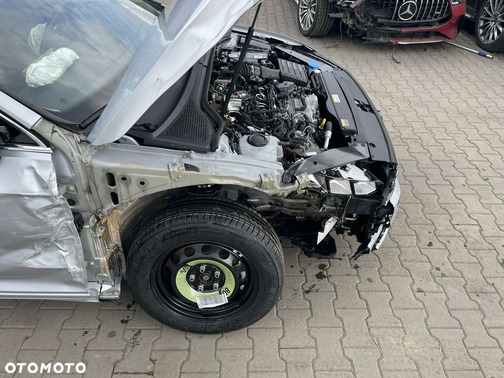 Volkswagen Passat Variant 2.0 TDI SCR DSG Conceptline - 5