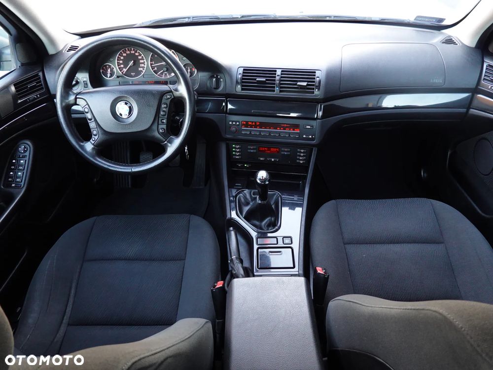 BMW Seria 5 525d - 9