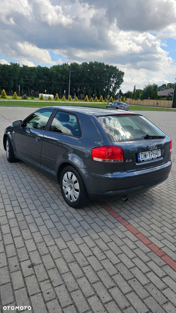 Audi A3 3-drzwiowe 1.6 FSI Ambiente - 3