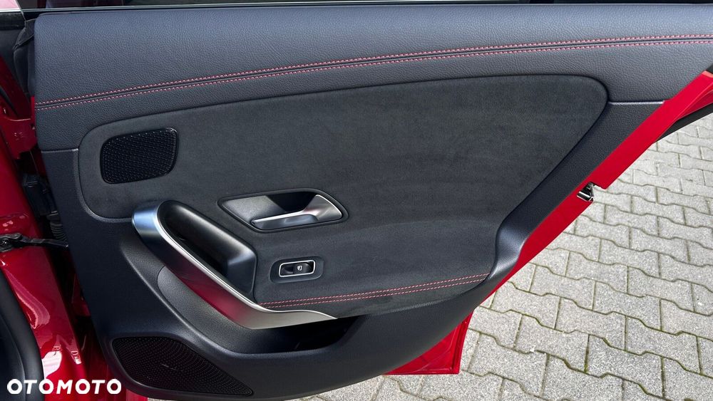 Mercedes-Benz CLA - 25