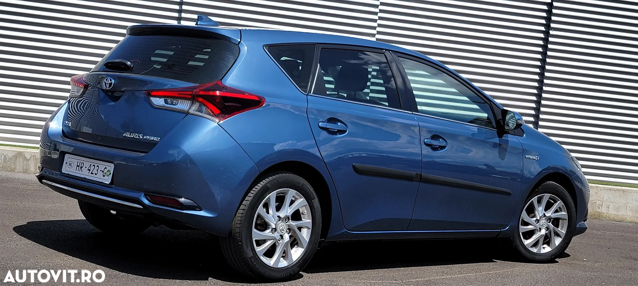 Toyota Auris 1.8 L VVT-i HSD Luna - 12