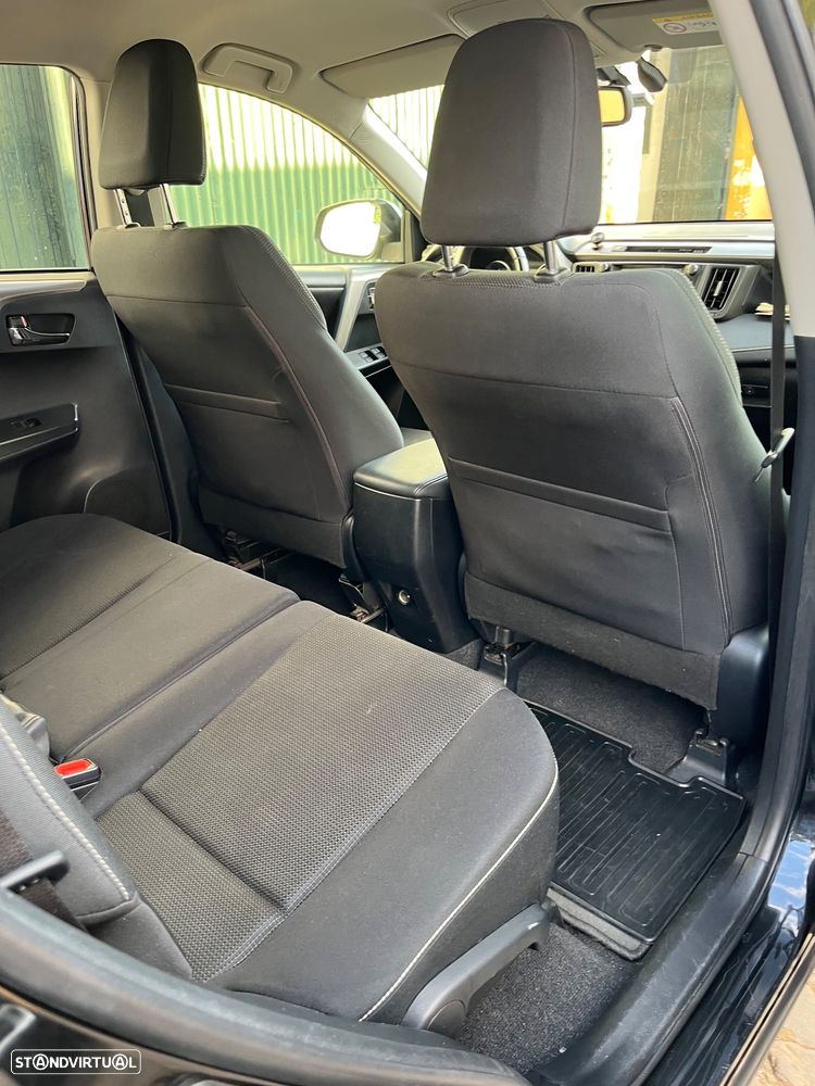 Toyota RAV4 2.0 D-4D Comfort - 14