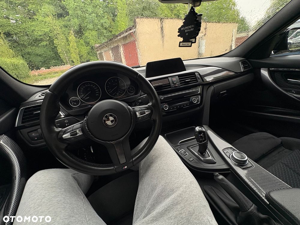 BMW Seria 3 318i M Sport - 10
