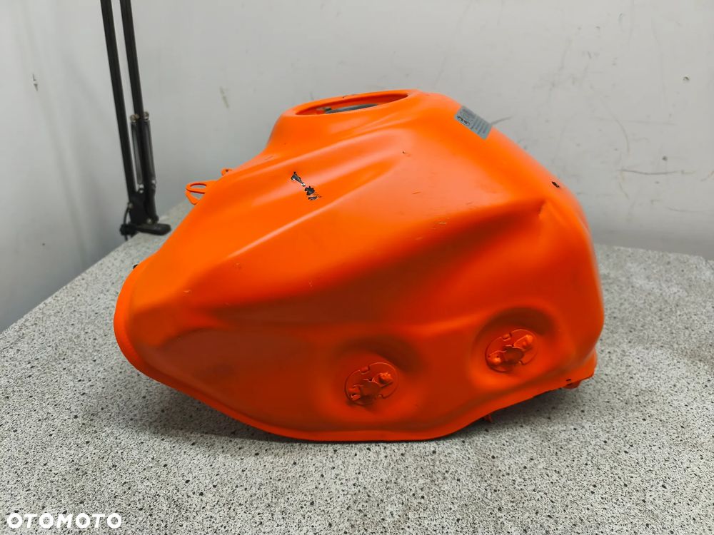 Bak, zbiornik paliwa KTM 390 Duke 24- - 1