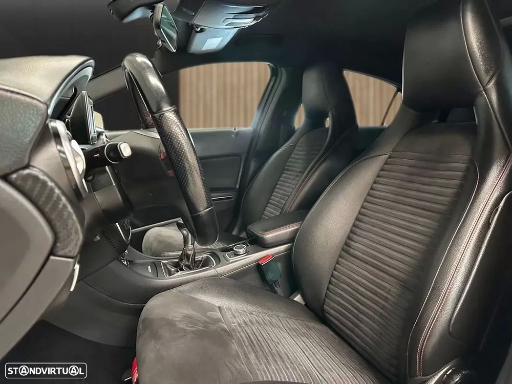 Mercedes-Benz A 180 d AMG Line - 11