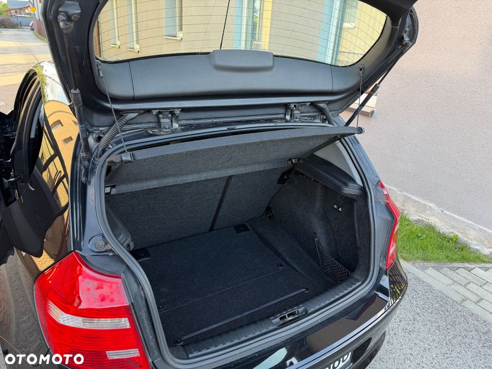 BMW Seria 1 120i - 14