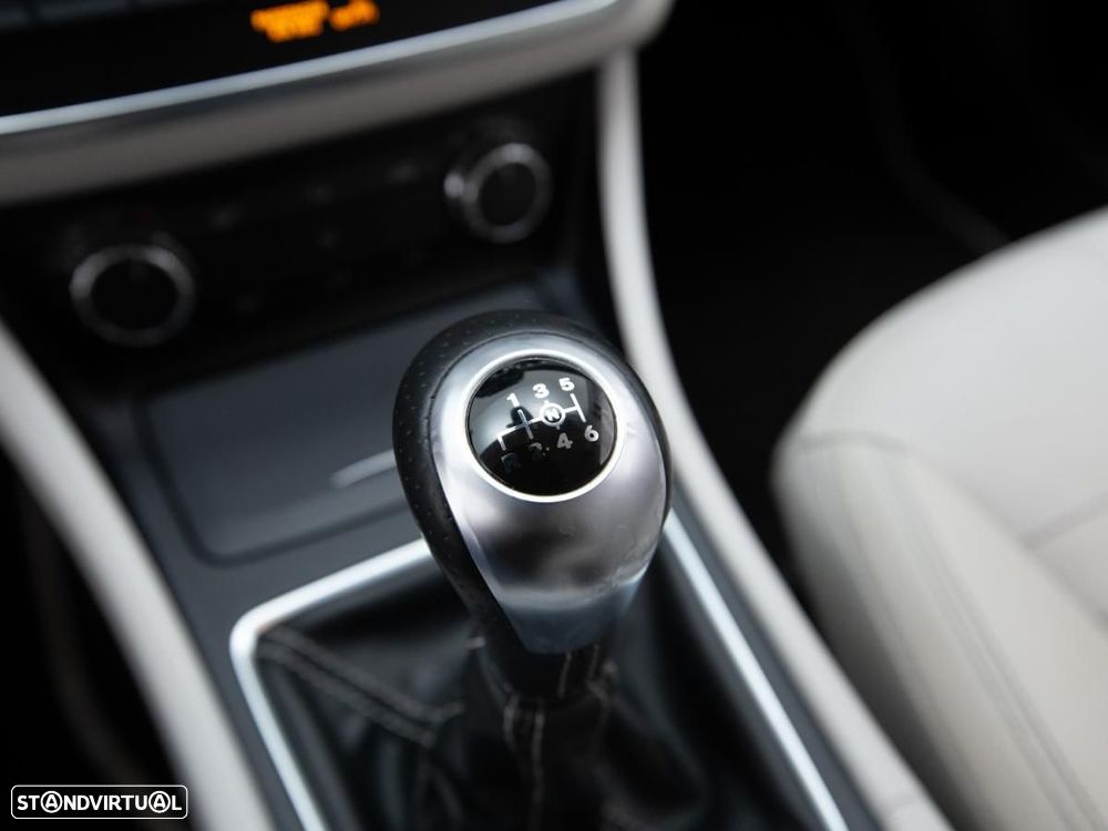 Mercedes-Benz GLA 180 - 18