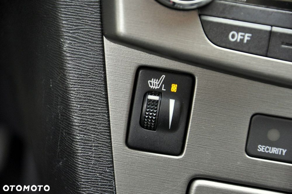 Toyota Avensis 1.8 Active - 19