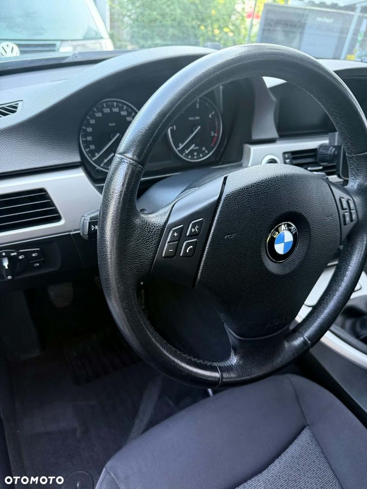 BMW Seria 3 318d DPF - 23