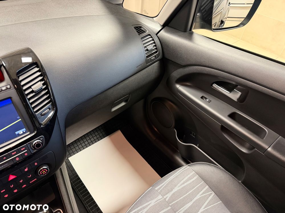 Kia Venga 1.6 L - 24