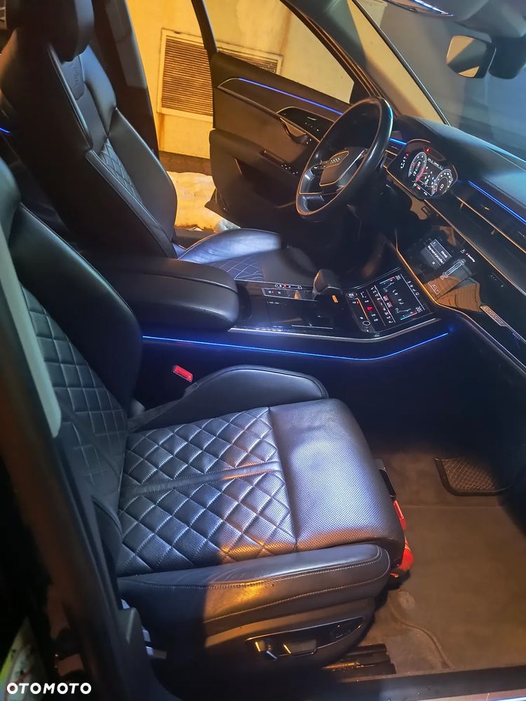 Audi A8 - 6