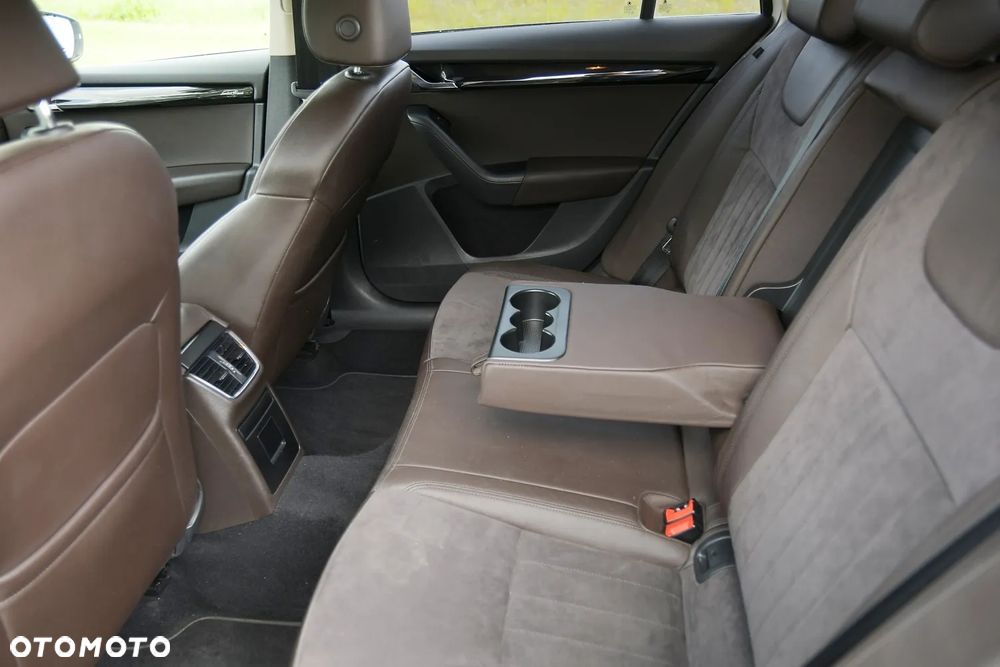 Skoda Octavia 2.0 TDI 4x4 DSG L&K - 23