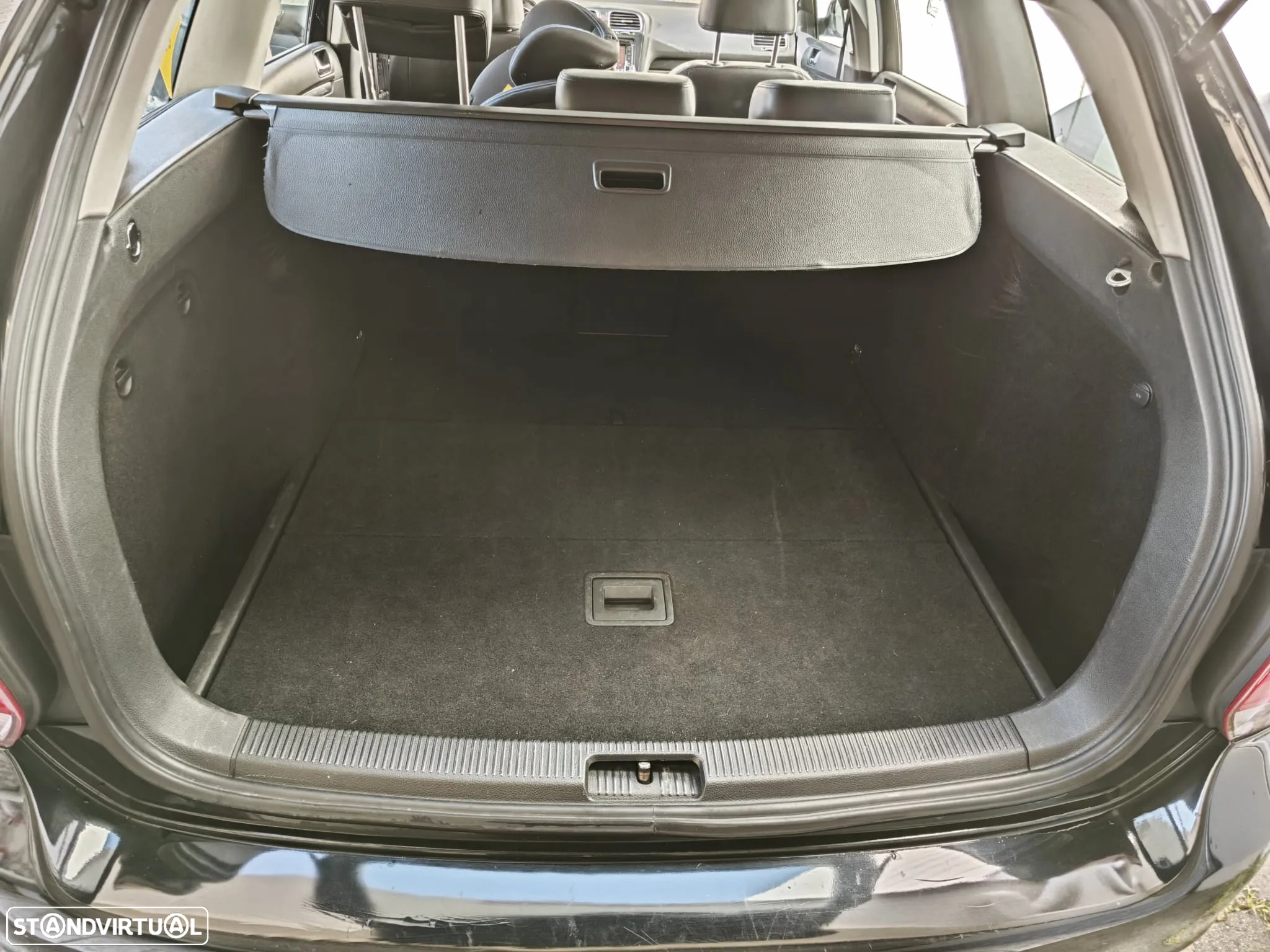 VW Golf Variant 1.6 TDi Highline DSG - 9