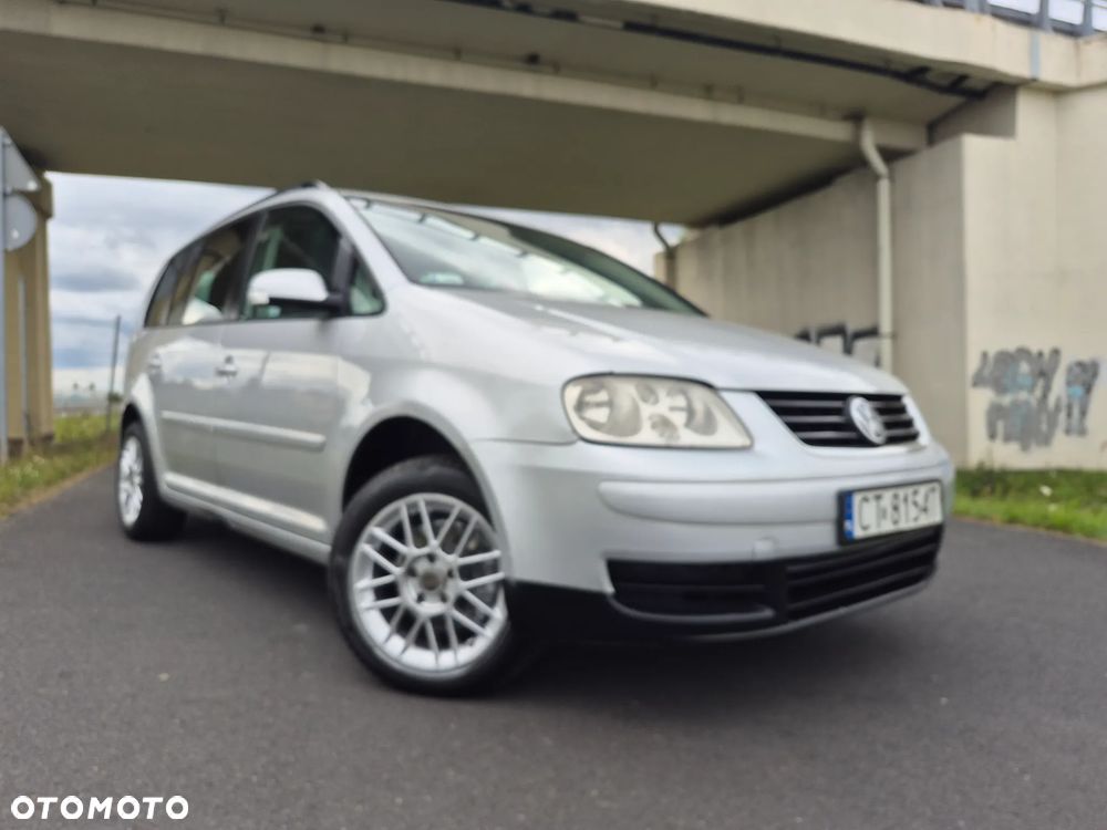 Volkswagen Touran - 1