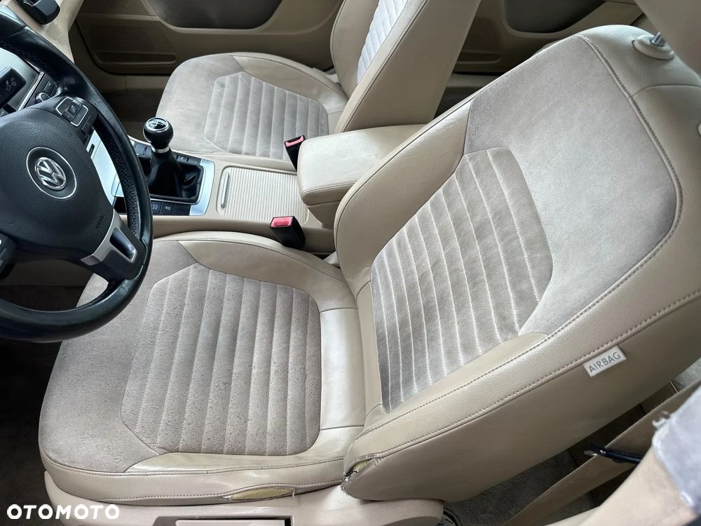 Volkswagen Passat 2.0 Blue TDI SCR Highline - 18