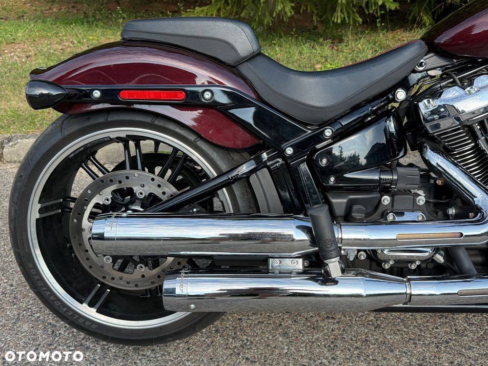 Harley-Davidson Softail Breakout - 7