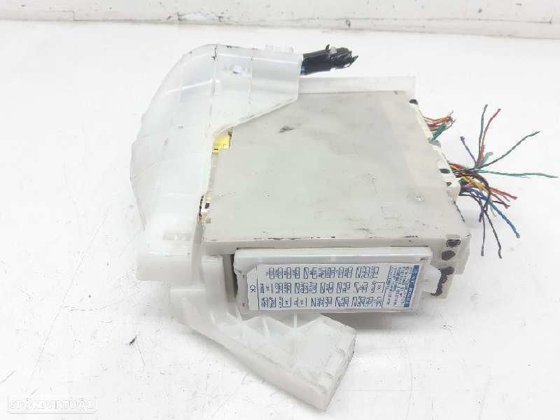 CAIXA DE RELES FUSÍVEIS TOYOTA PRIUS - 1