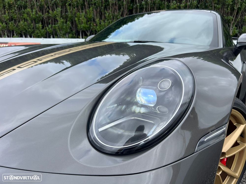 Porsche 911 Série F - 34