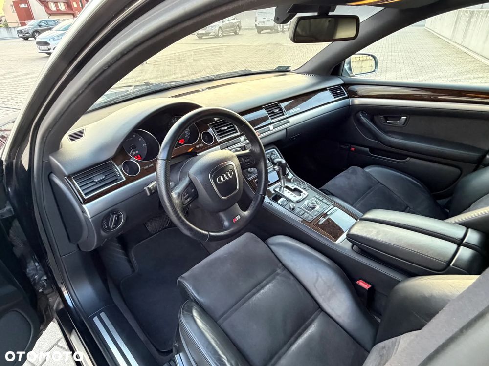 Audi S8 - 14