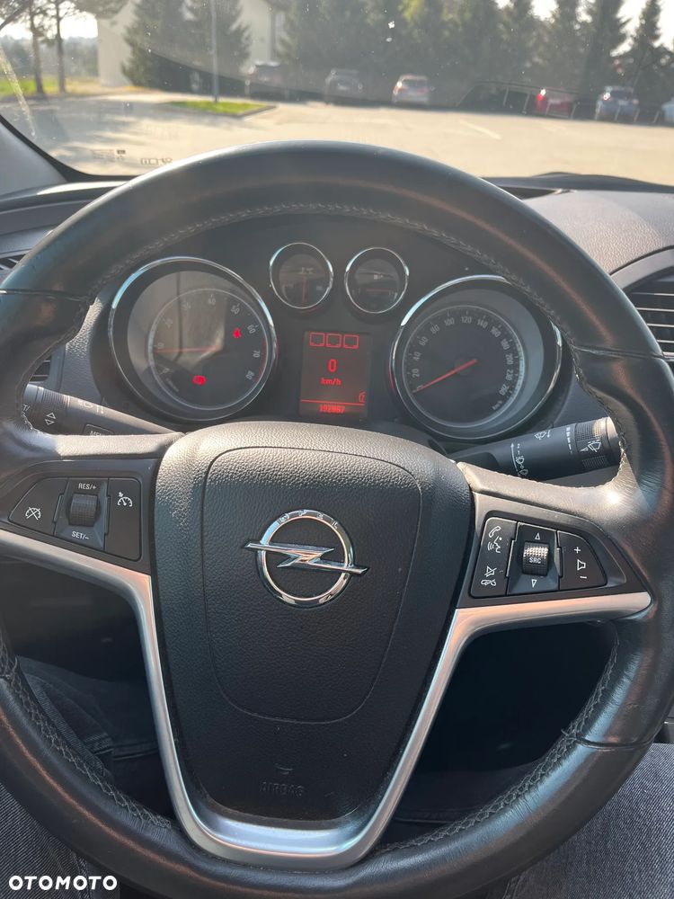 Opel Insignia 1.8 - 8