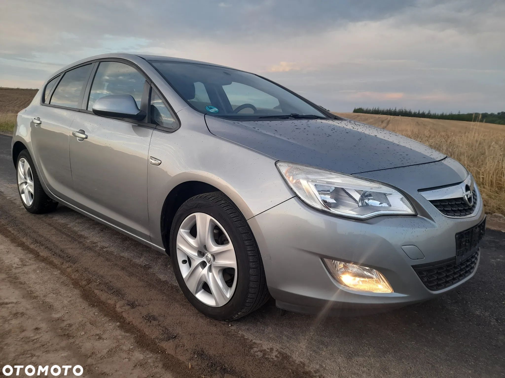 Opel Astra IV 1.4 T Cosmo - 1