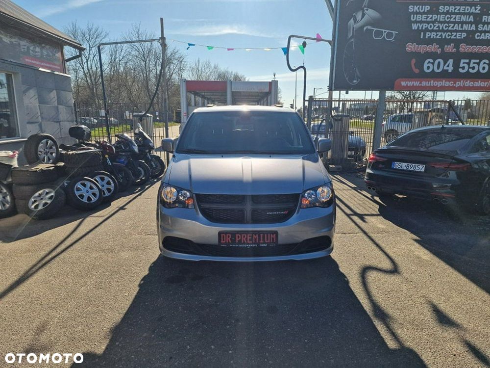 Dodge Grand Caravan - 2