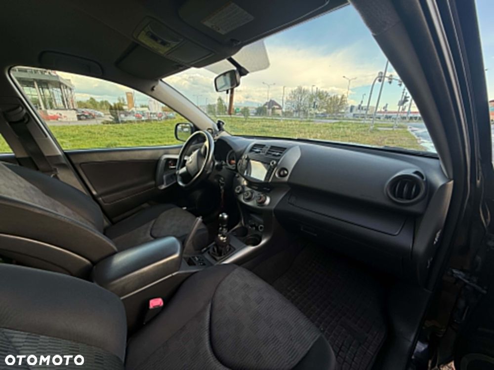 Toyota RAV4 - 13