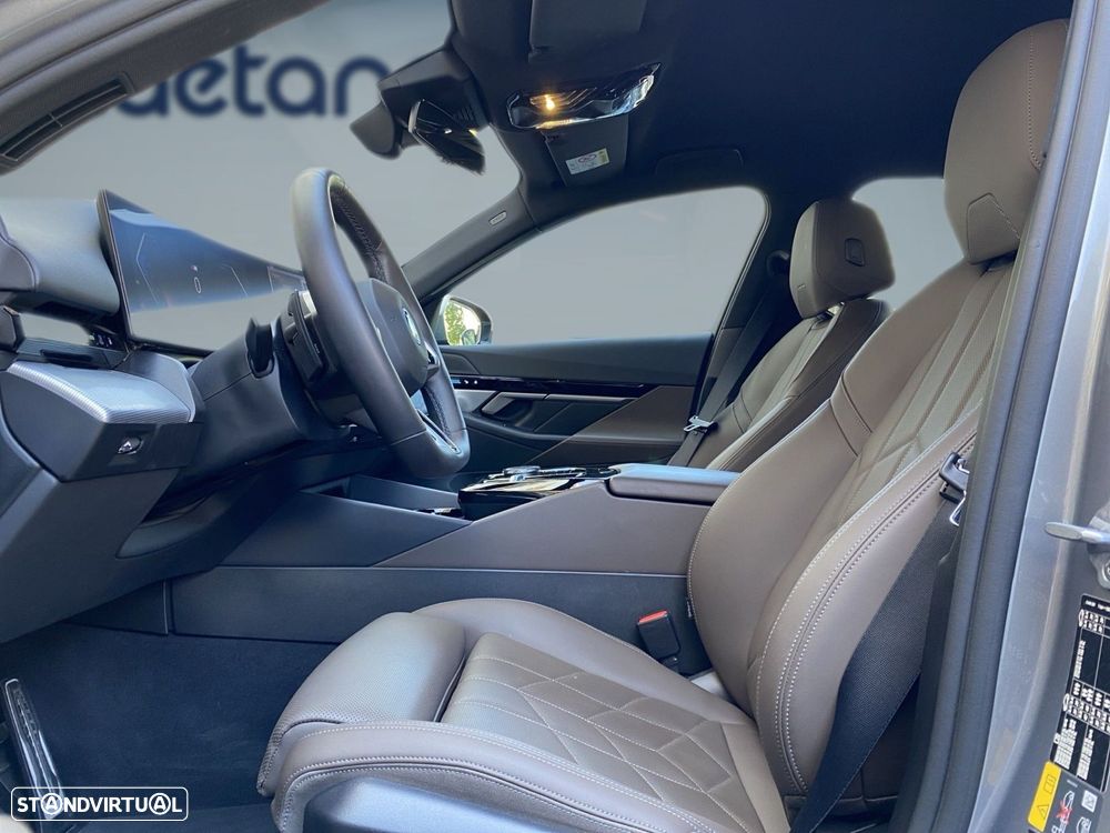 BMW 530 e Pack Desportivo M - 4