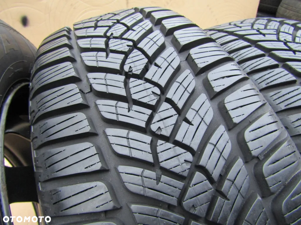 4x Felgi Koła 16 Dacia Duster OE I II / 6,5j 5x114,3 ET50 Opony 215/65 - 15
