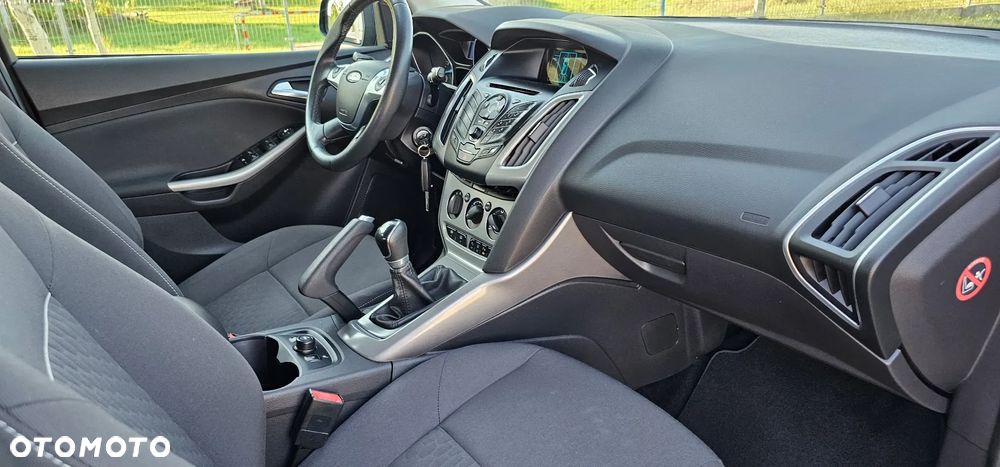 Ford Focus - 8