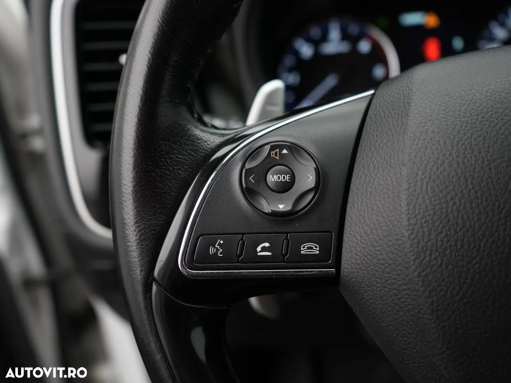 Mitsubishi Outlander 2.2 DI-D 4WD Instyle - 26