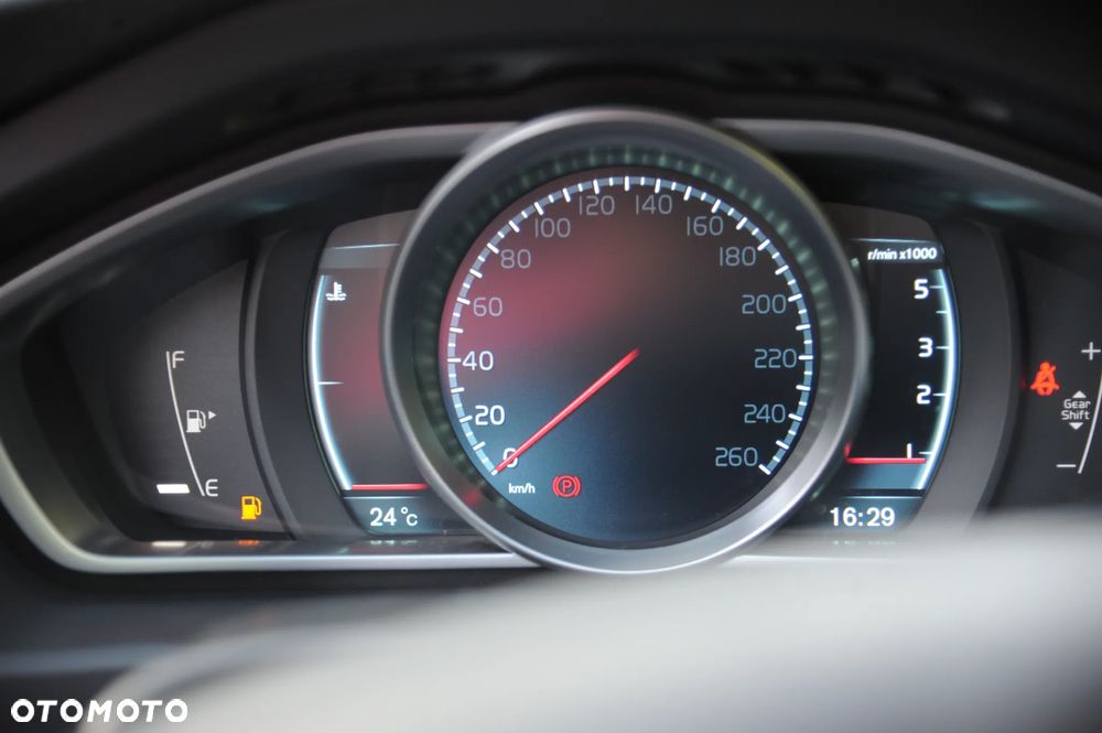 Volvo V40 D3 Momentum - 13