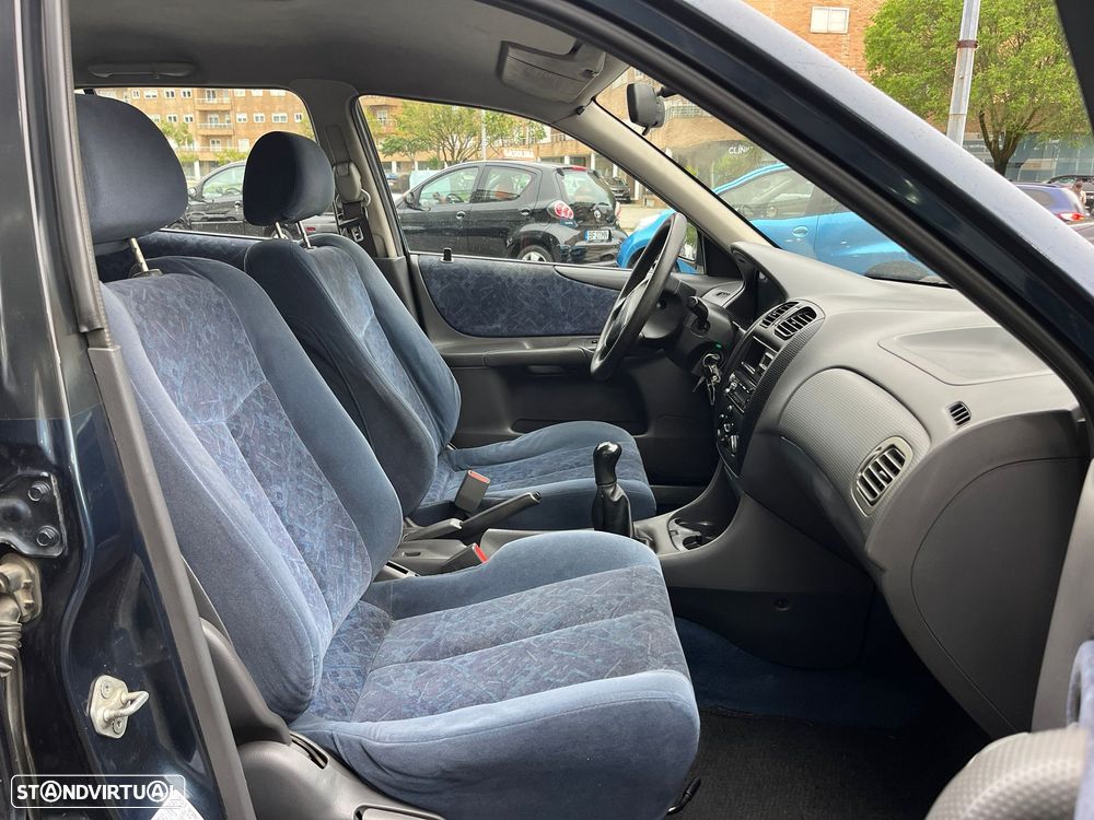 Mazda 323 1.3 Familia - 9