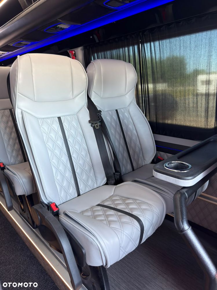 Mercedes-Benz Sprinter 519  rocznik 2026 - 27