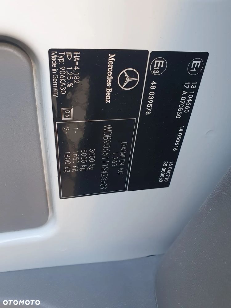 Mercedes-Benz Sprinter - 11