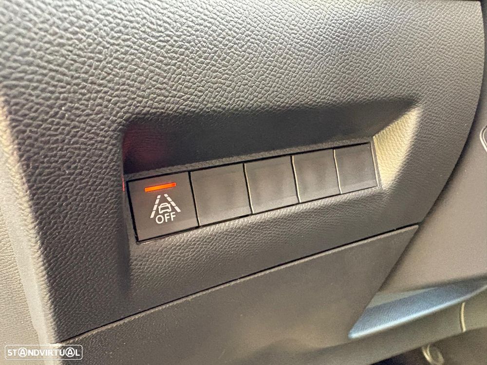 Peugeot 2008 BlueHDi 130 EAT8 GT - 19