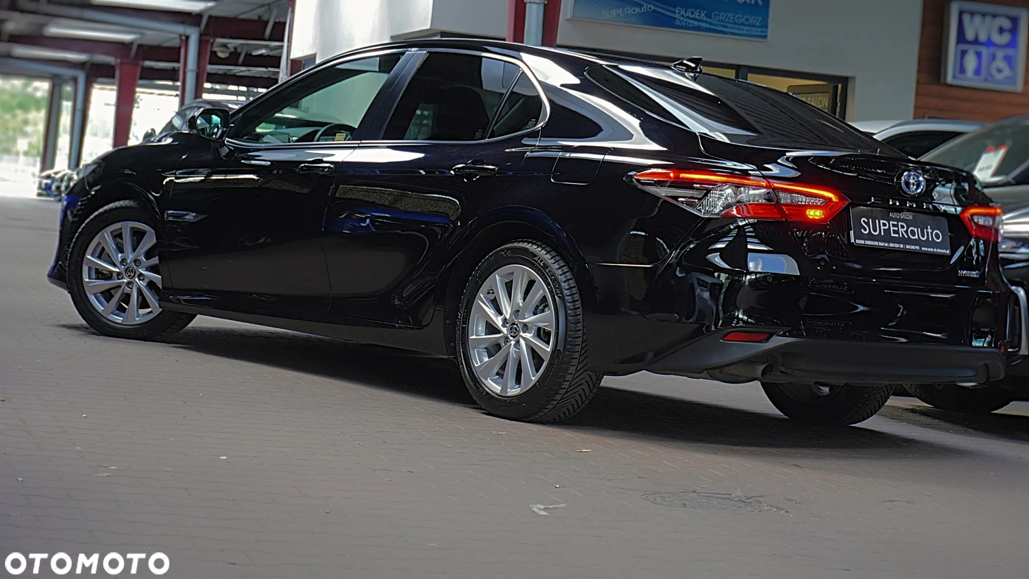 Toyota Camry 2.5 Hybrid Comfort CVT - 8