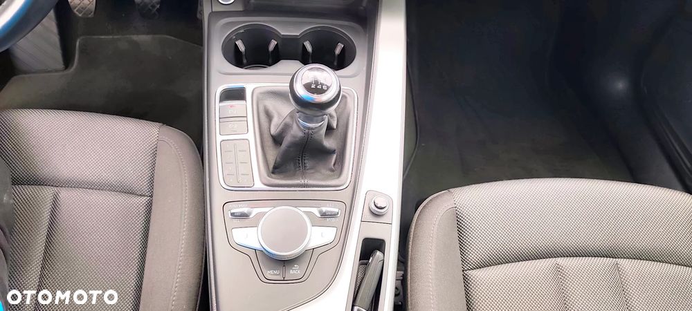 Audi A4 Avant 2.0 TDI - 7