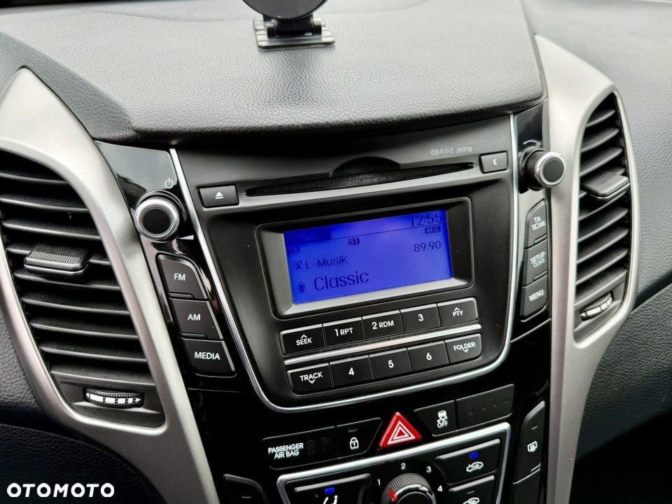 Hyundai i30 blue Kombi 1.6 GDi Passion - 23