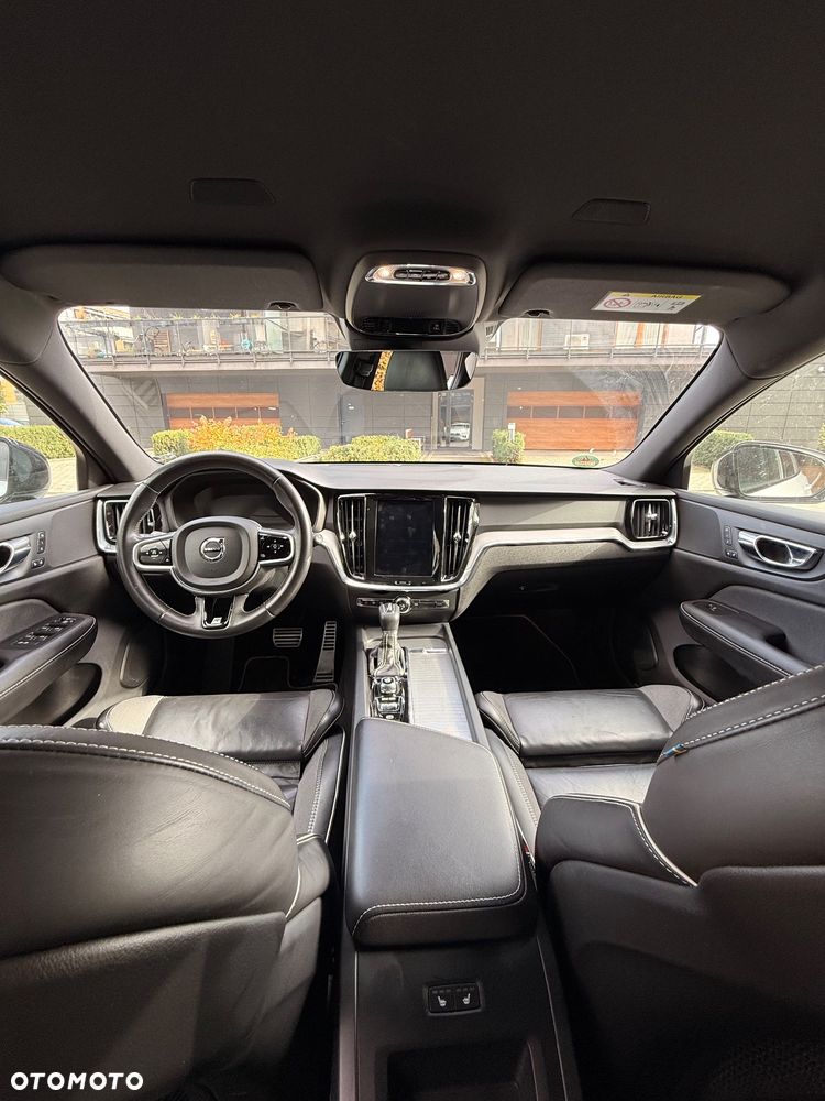 Volvo V60 D4 R-Design - 20