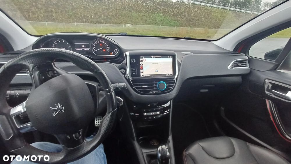 Peugeot 208 - 25