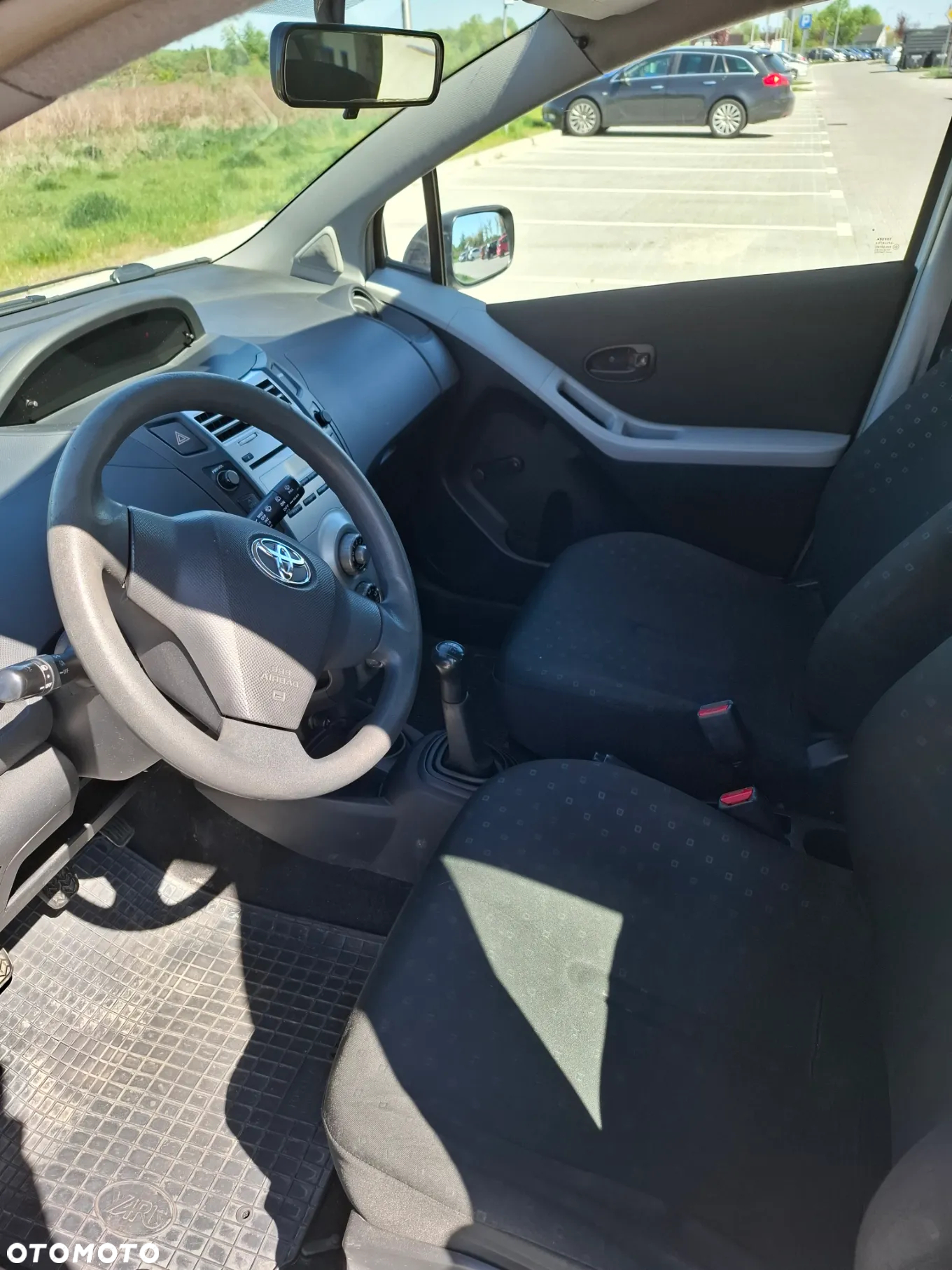 Toyota Yaris 1.0 Luna - 11