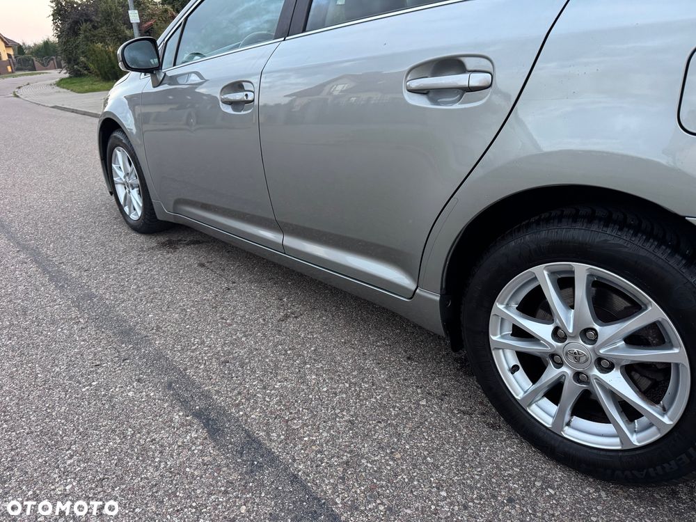 Toyota Avensis 2.0 D-4D Sol Premium - 10
