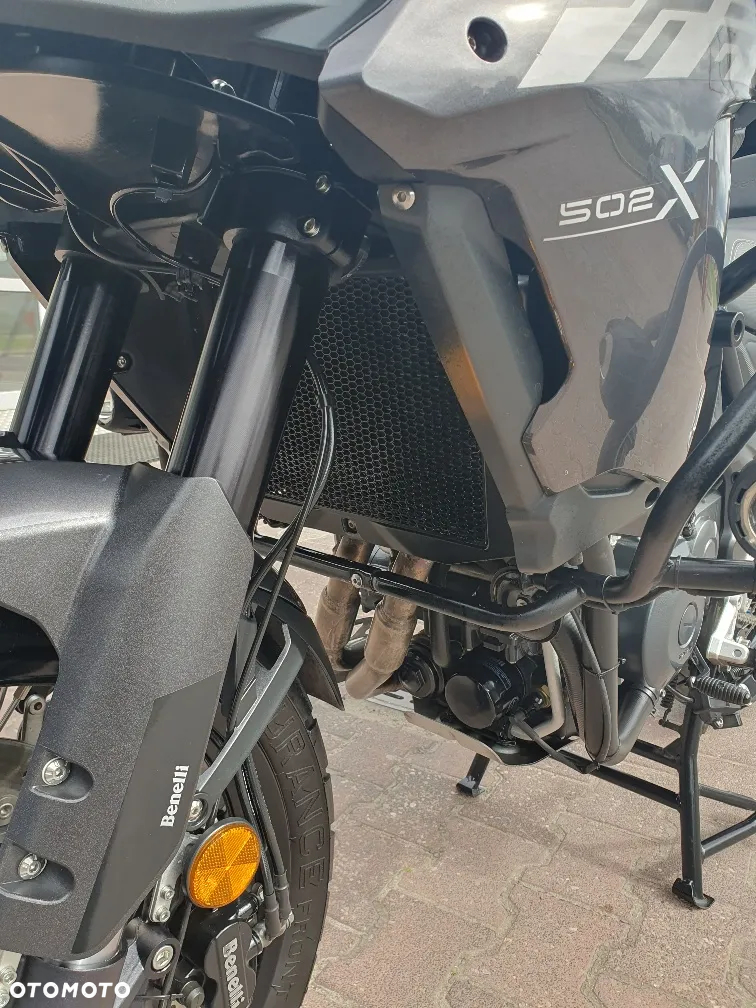 Benelli TRK 502X - 10
