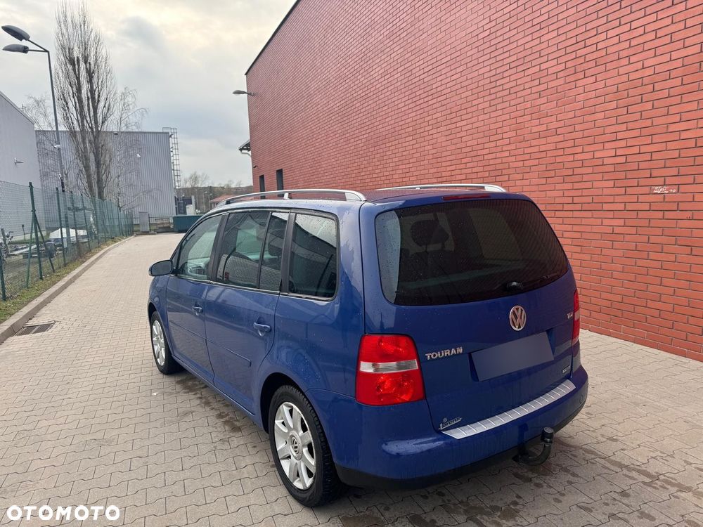 Volkswagen Touran - 6