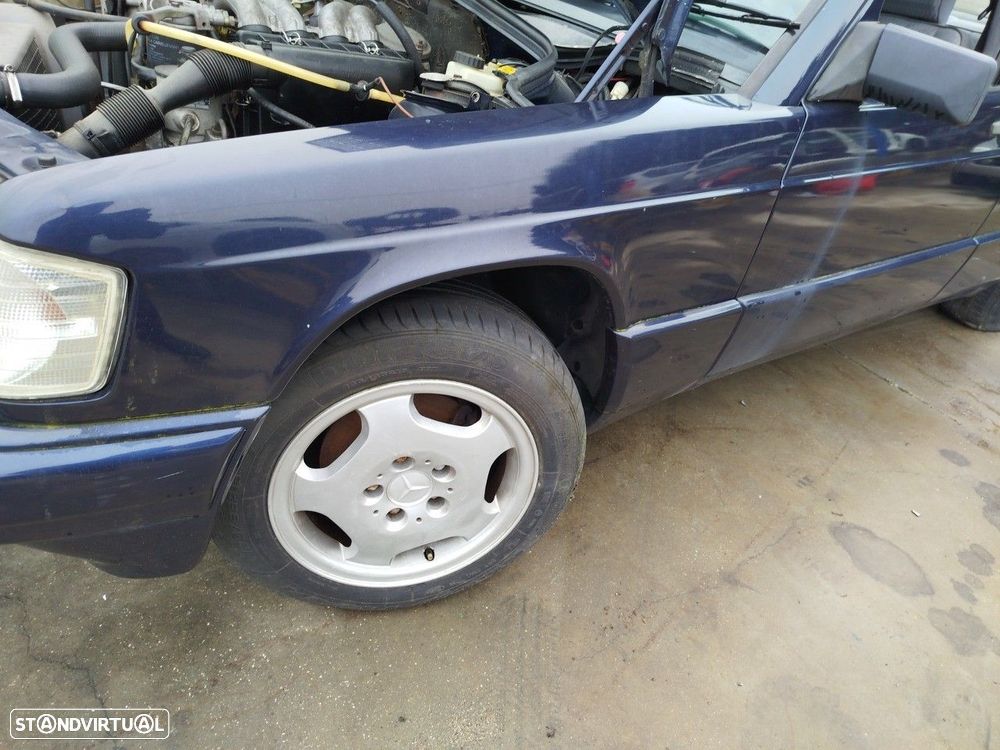 Guarda-lamas esquerdo MERCEDES-BENZ 190 (W201) - 1