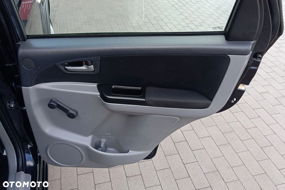 Suzuki SX4 1.6 Comfort 4WD - 32