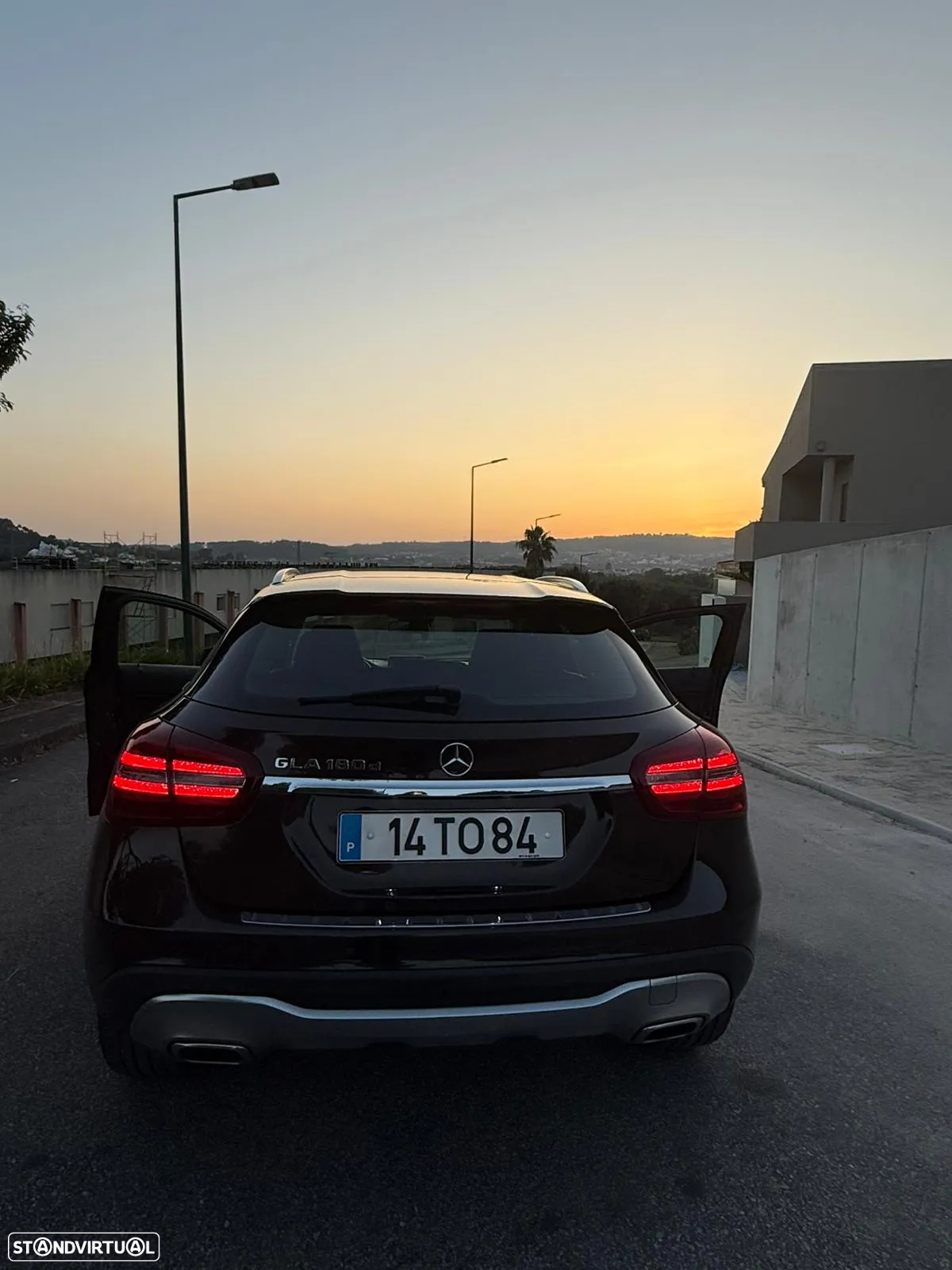 Mercedes-Benz GLA 180 d Aut. - 15