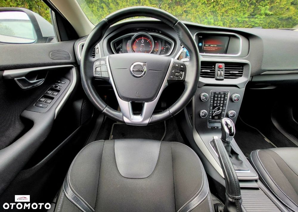 Volvo V40 - 24