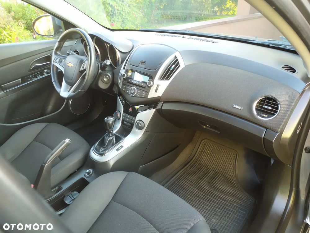 Chevrolet Cruze - 31